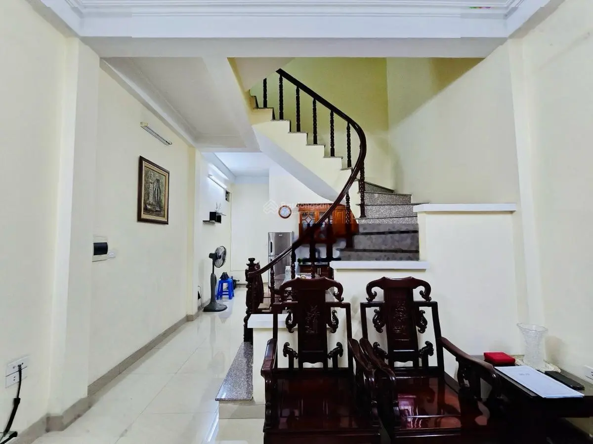 Bán nhà riêng 44,4m2 tại bồ đề, 11,95 tỷ, 4pn + 4wc oto 7 chỗ thông hồng tiến ,20 mét ra hồng tiến