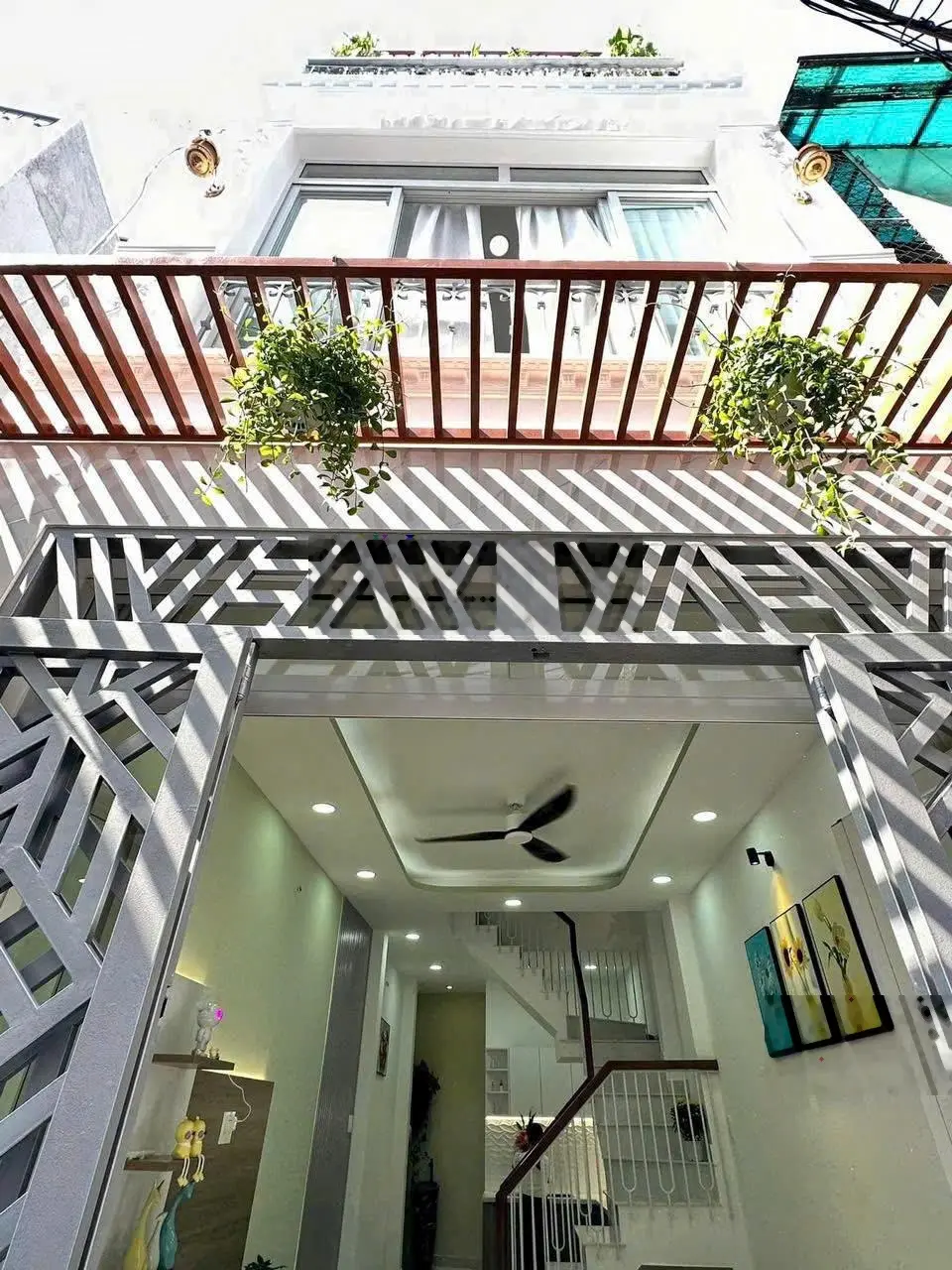 Mua nhanh kẻo lở nhà 42,4m2 đường Lý Thường Kiệt P. 7 Tân Bình. Giá 1tỷ990 Gần sân vận động Phú Thọ