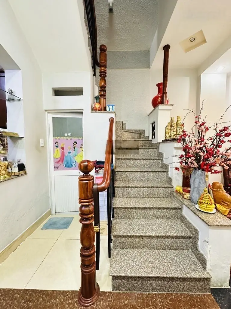 Hẻm xe hơi vô nhà - 56m2 - 4 tầng - an ninh