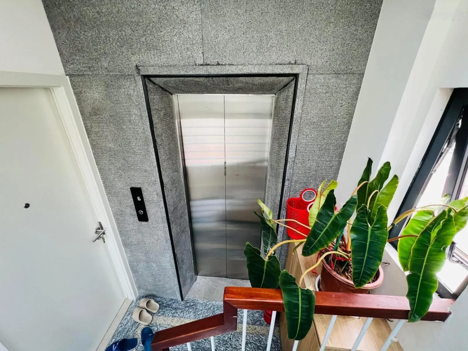 Bán nhà mặt phố view đẹp tại Văn Miếu, 24 tỷ, 39m2, 4PN, 5WC, 7 tầng, Đống Đa, HN