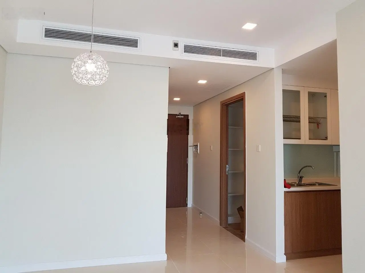 Bán căn hộ Rivera Park SG, Quận 10, 62m2, 2pn, nhà đẹp, giá 3.9 tỷ. LH: 0908 730 *** Nguyên