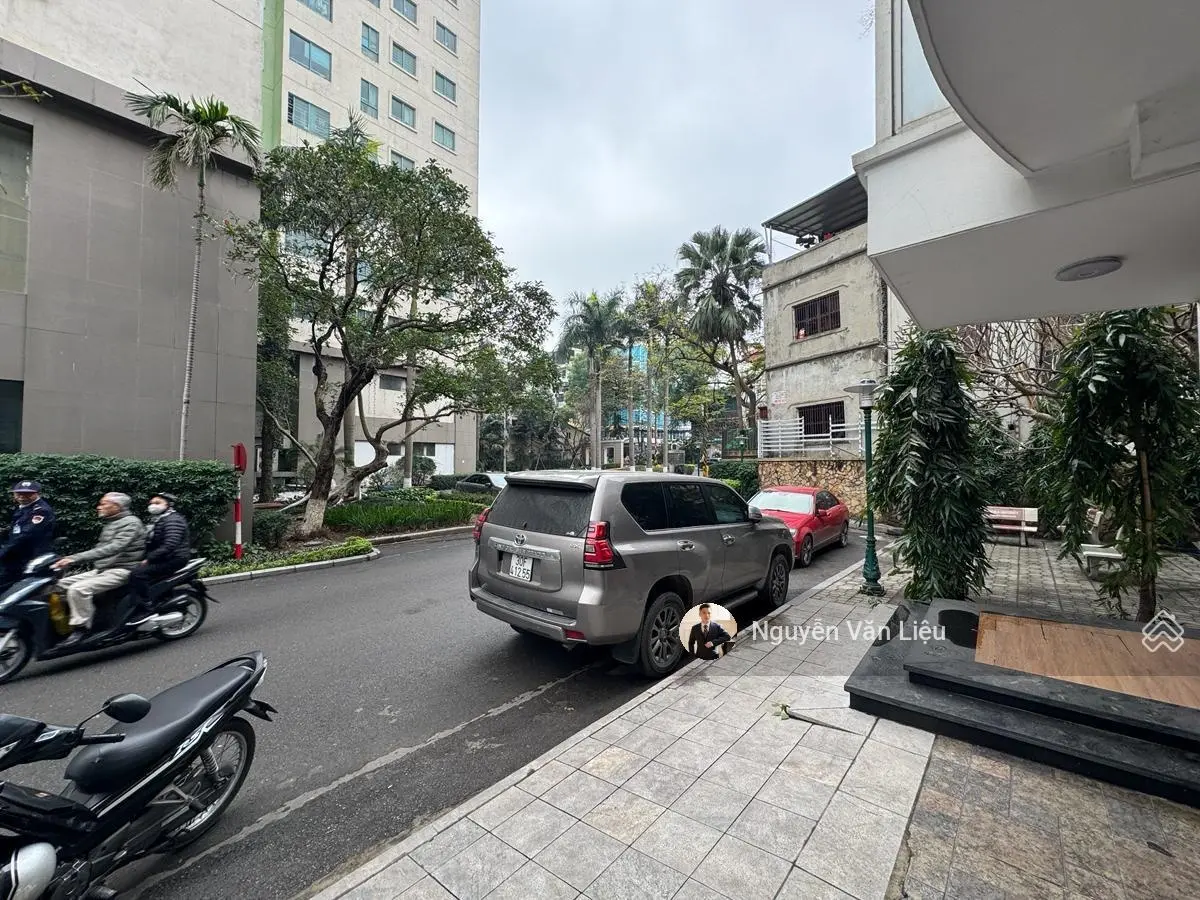 Chính chủ bán biệt thự sân vườn trung tâm ba đình, 2 mặt tiền, ô tô tránh, 130m 4t mt7m