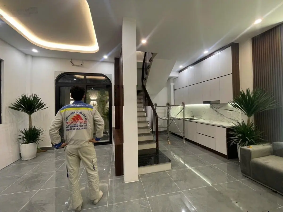 Bán nhà Cầu Giấy ngõ thông, 50m ra mặt phố, hai thoáng DT 45m2 x MT 5m giá 11,5 tỷ