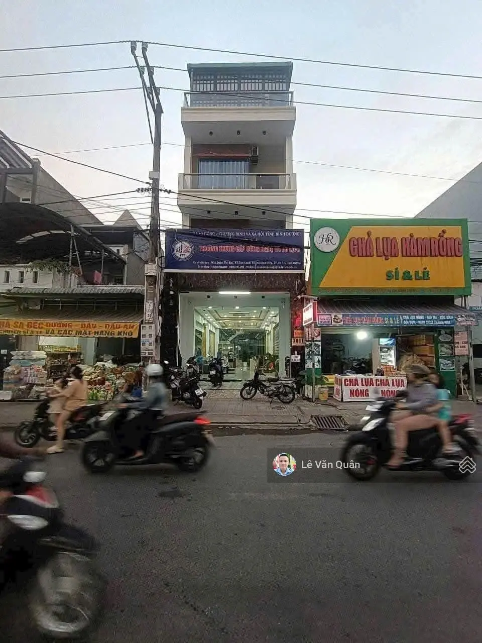 Bán nhà mặt tiền chợ kinh doanh dĩ an
