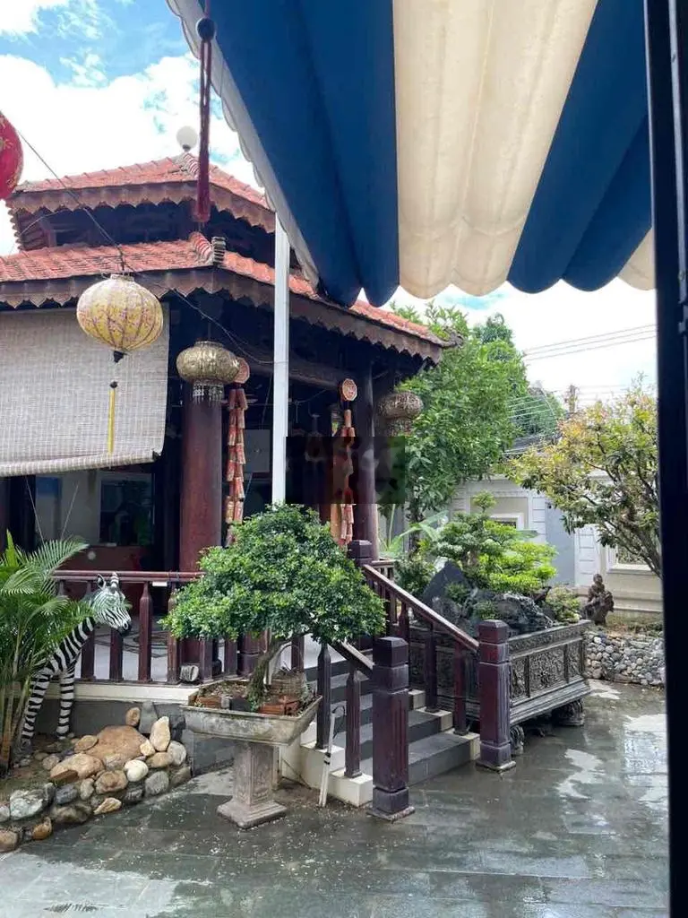 Bán căn biệt thự rất đẹp mặt tiền Lương Định Của xã Vĩnh Thạnh
