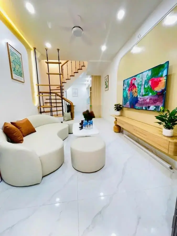 Vip Ngã Tư Sở - Ô Tô vài bước chân - 3M Ra Phố Hai Mặt Thoáng - Không Lỗi Phong Thuỷ - Mới Tinh