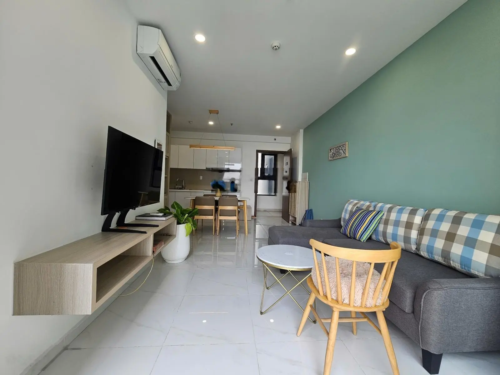 Bán nhanh CH D'Lusso giá 4 tỷ cho 2PN 2WC view đẹp, giá tốt, thiện chí thương lượng. LH: 0947 853 ***
