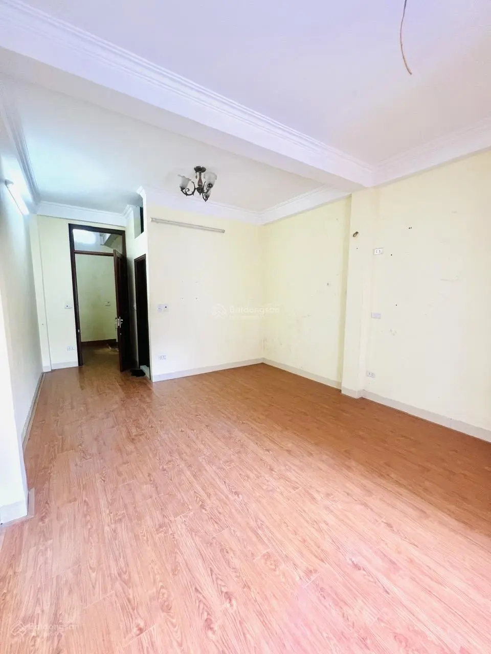 Bán nhà Giải Phóng 50 m2 - 6 tầng dân xây - nhà mặt phố kinh doanh ngày đêm - giá 11.8 tỷ
