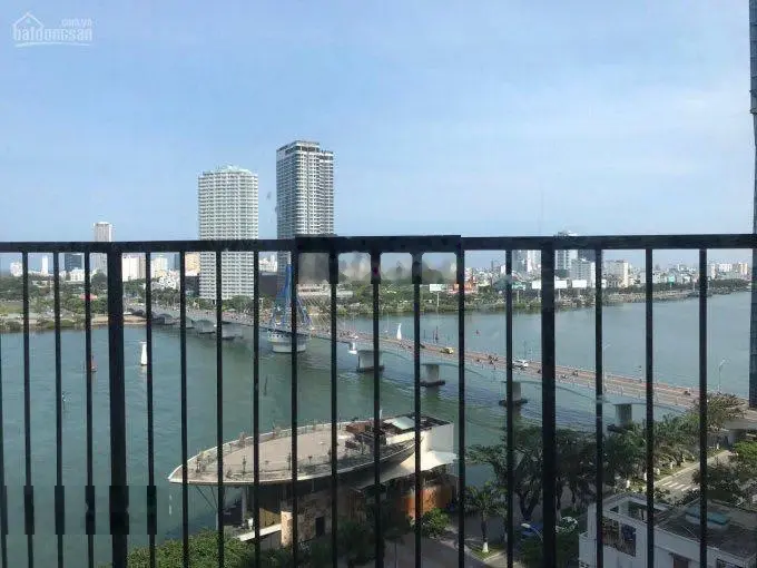 1 phòng ngủ 55m2, view sông Hàn, view pháo hoa cực đẹp căn hộ cao cấp 5* Hilton Bạch Đằng