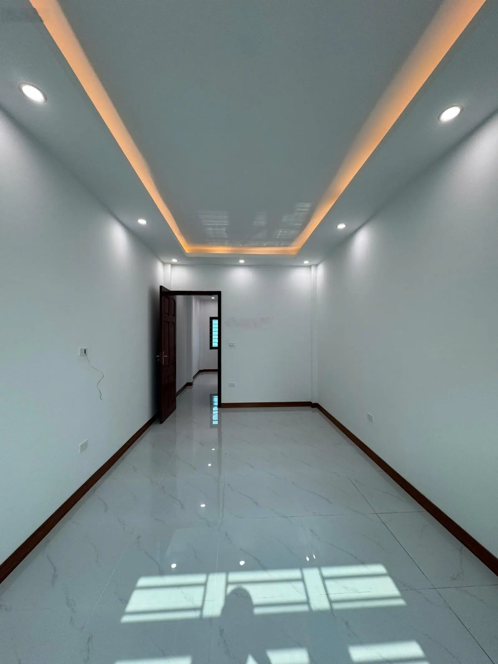 Bán nhà Yên Nghĩa 35m2 5 tầng lô góc đẹp full nội thất đến ở luôn ngõ rộng thoáng. Chỉ nhỉnh 3tỷ