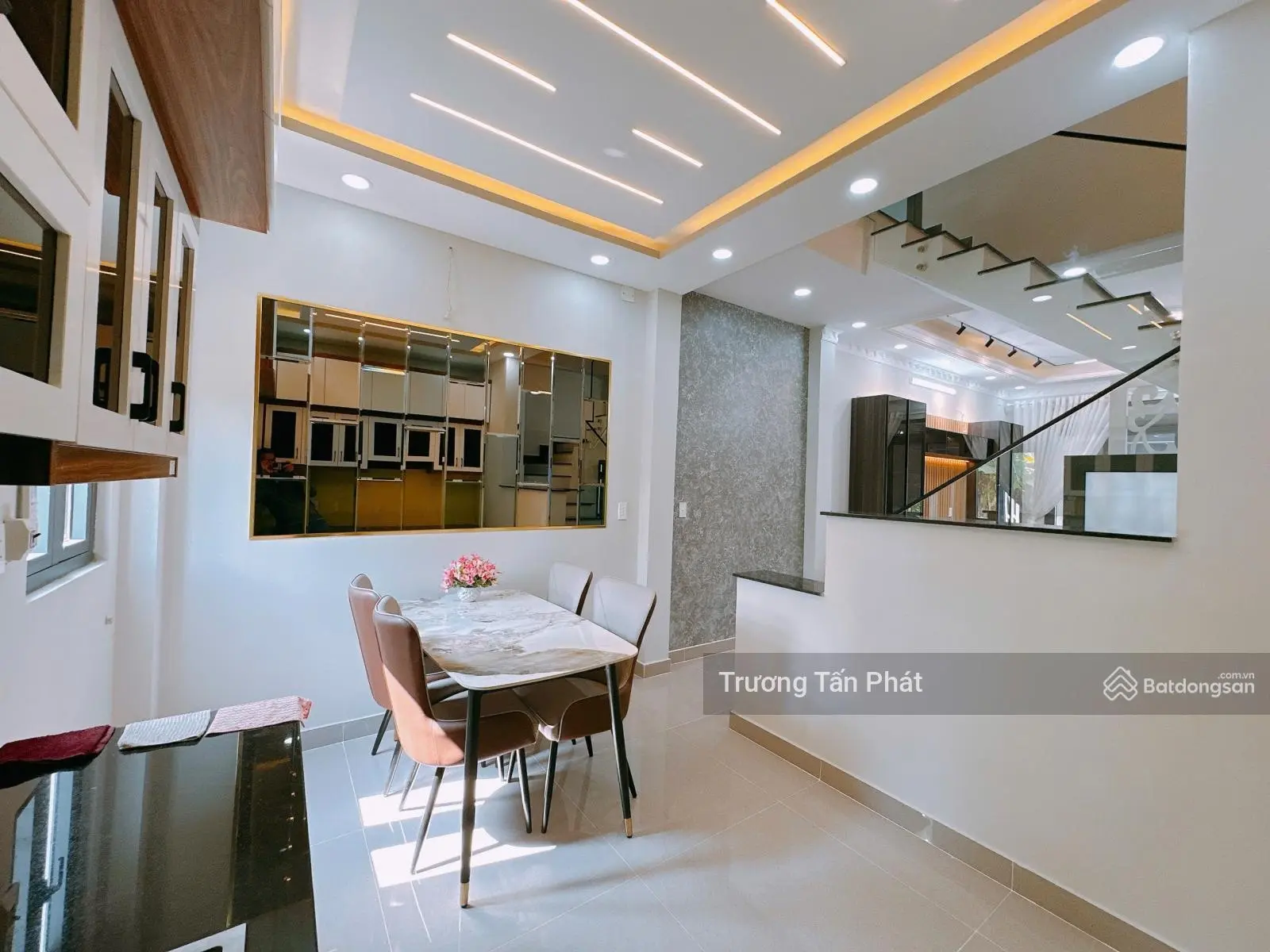 Nhà phố hiện đại 3 tầng 60m2 full nội thất - oto 7 chỗ ngủ trong nhà, cách phú Mỹ Hưng chỉ 5 phút