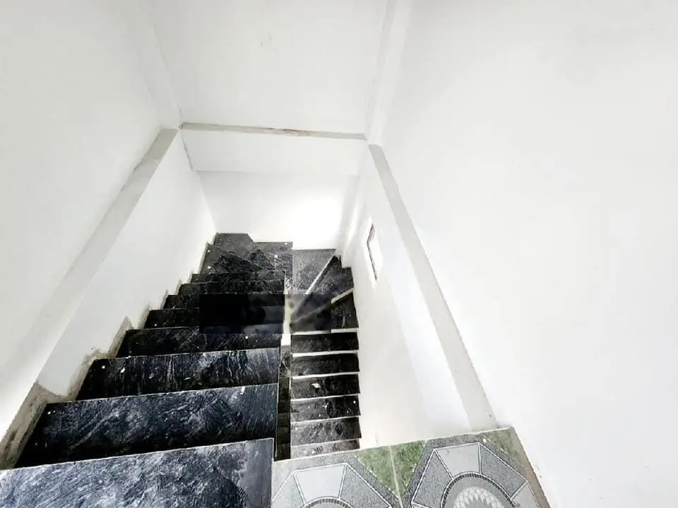 MẶT PHỐ 6 TẦNG THANG MÁY - ĐƯỜNG 4 làn ô tô tránh
