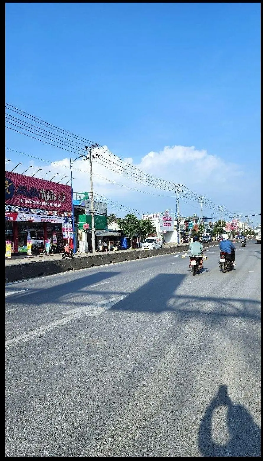 Bán nhà Mặt Tiền kinh doanh đỉnh, 3 tầng 200 m2(6,5x31) đường Đặng Thúc Vịnh, Hóc Môn. 13 tỉ