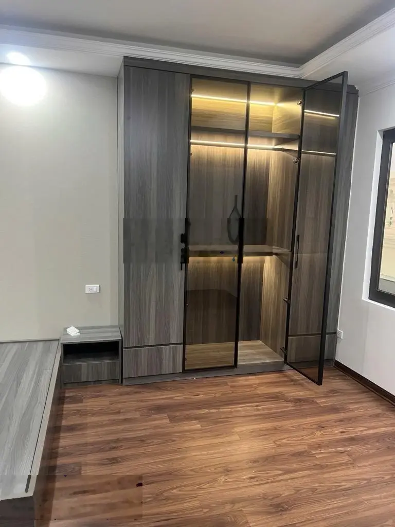 Siêu phẩm Nguyễn Văn Cừ, full nội thất , cách phố vài bước chân. Giá nhỉnh 6tỉ
