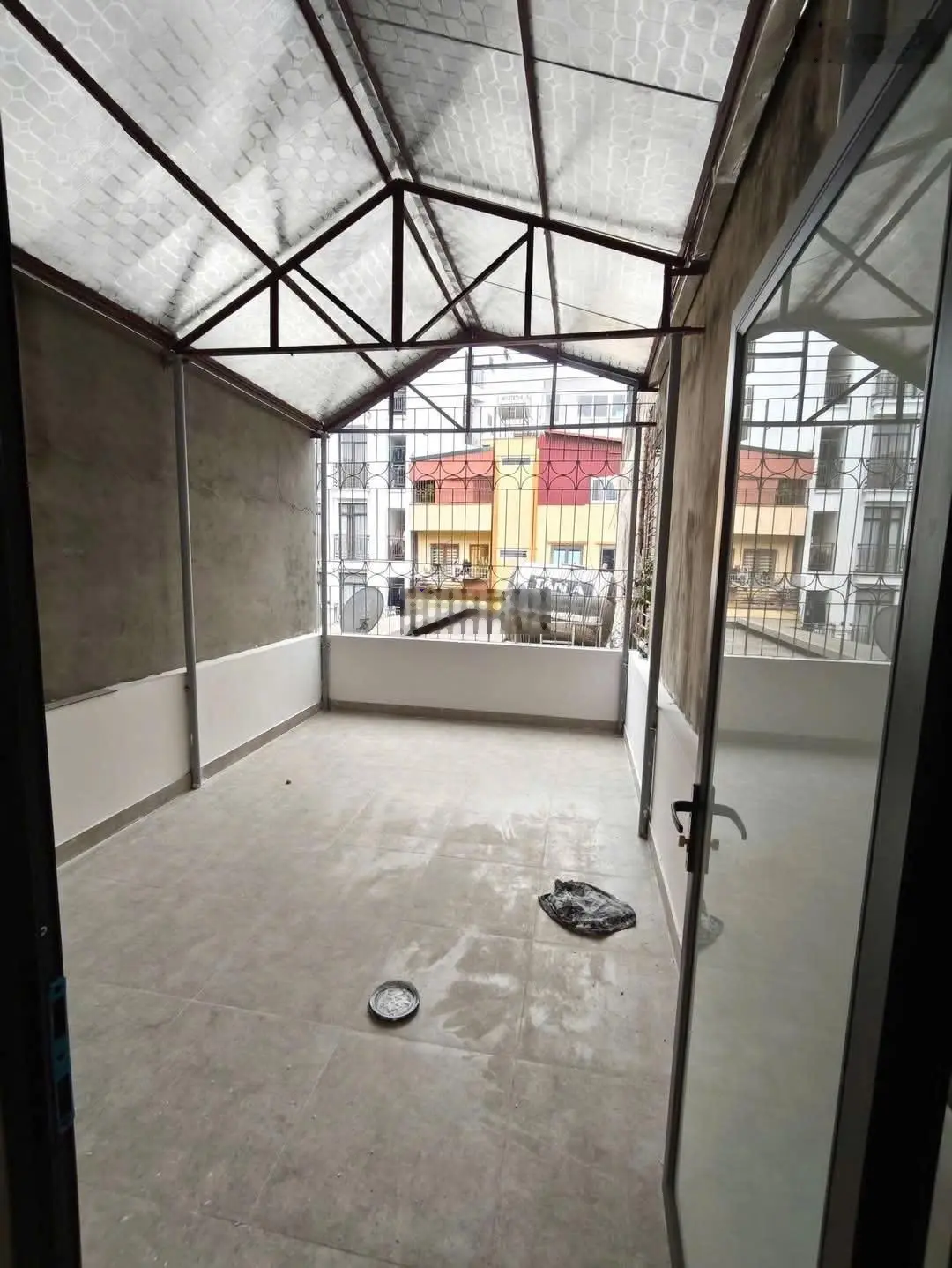 Bán nhà riêng 4 tầng tại Trung tâm quận Ba Đình, Hà Nôi. 20m ra hồ, 35M 4 tầng 8.5 tỷ.