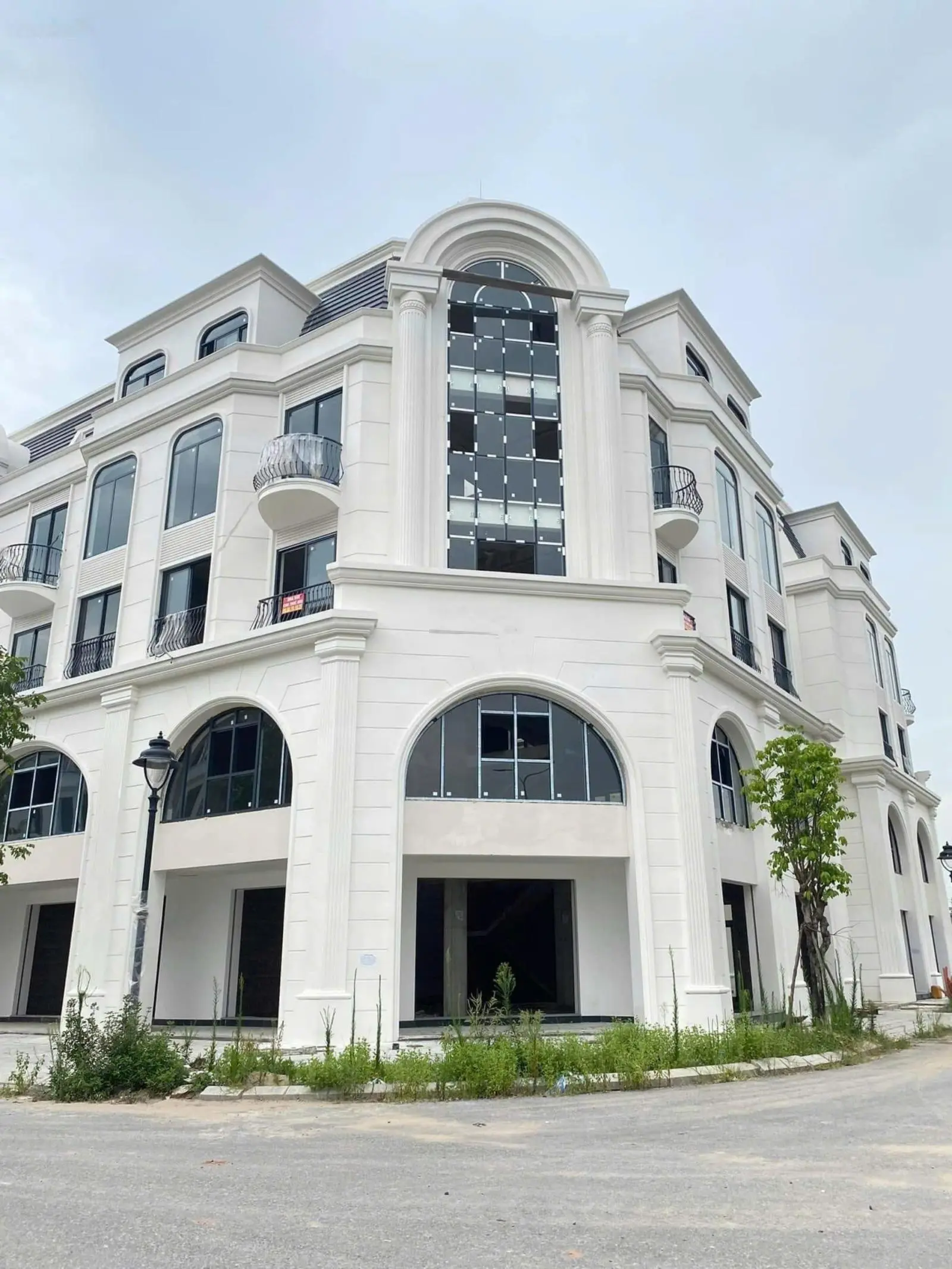 Nhà mới 5 tầng MT 5m ô tô qua cửa, vào nhà kinh doanh đỉnh