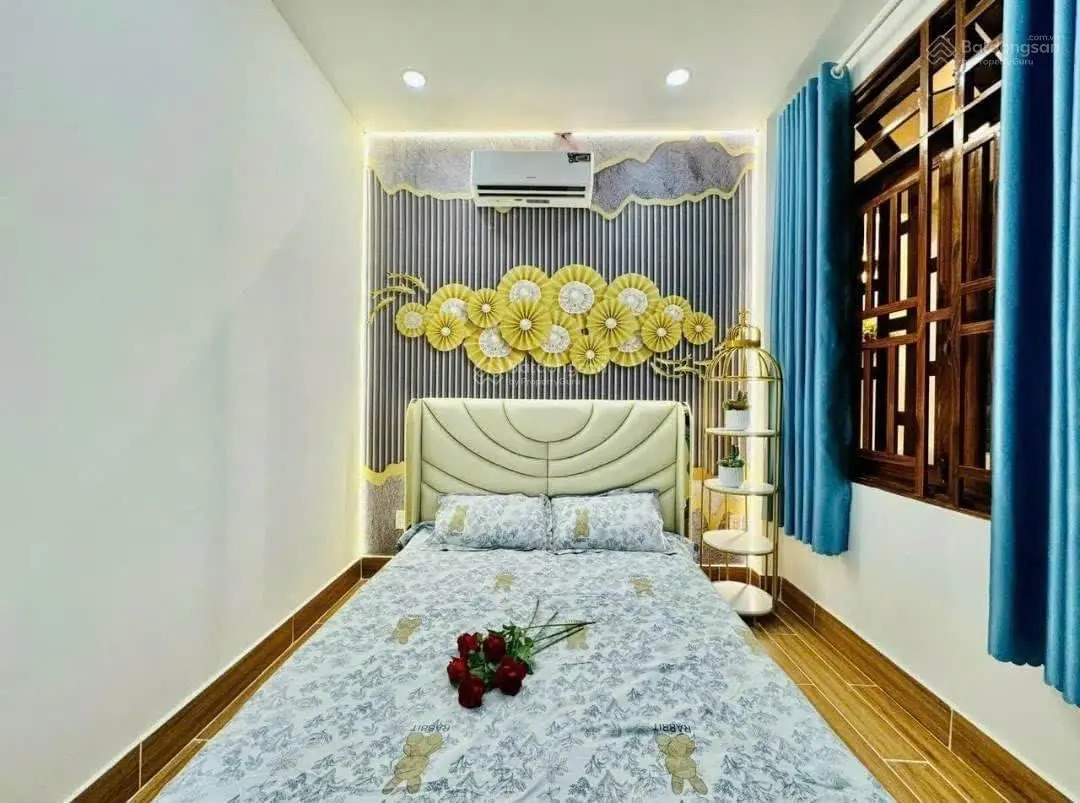 Bán nhà đường Nguyễn Du, P. Bến Thành, Quận 1. 73,84m2, hẻm lớn