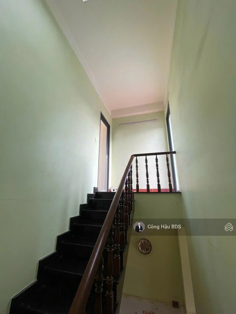 Nhà Trệt- 2 Lầu Gần Ngã Ba Cây Điệp. Tp. Dĩ An. DT: 166M2. Gồm 4 PN- 3WC. Giá: 3.35 Tỷ TL