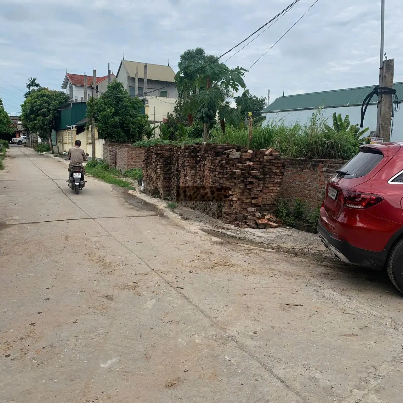 Bán đất tặng nhà kiên cố tt phú nghĩa, chương mỹ dt 226m2 mt 10m. ngay chợ tram y tế và ubnd xã....