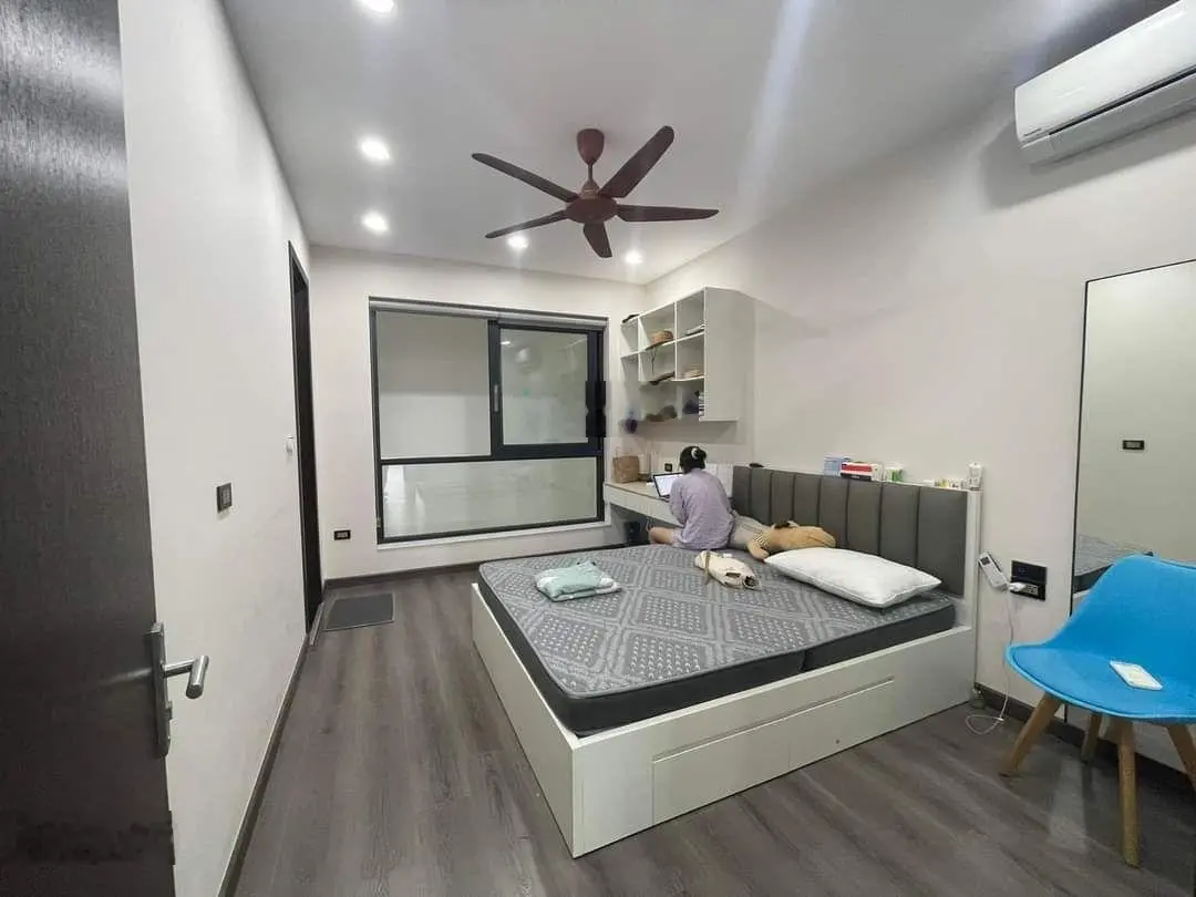 Có 1 0 2 Bán gấp căn nhà phân lô kinh doanh vỉa hè oto tránh 75m2 nhà 5 tầng giá 15 tỷ