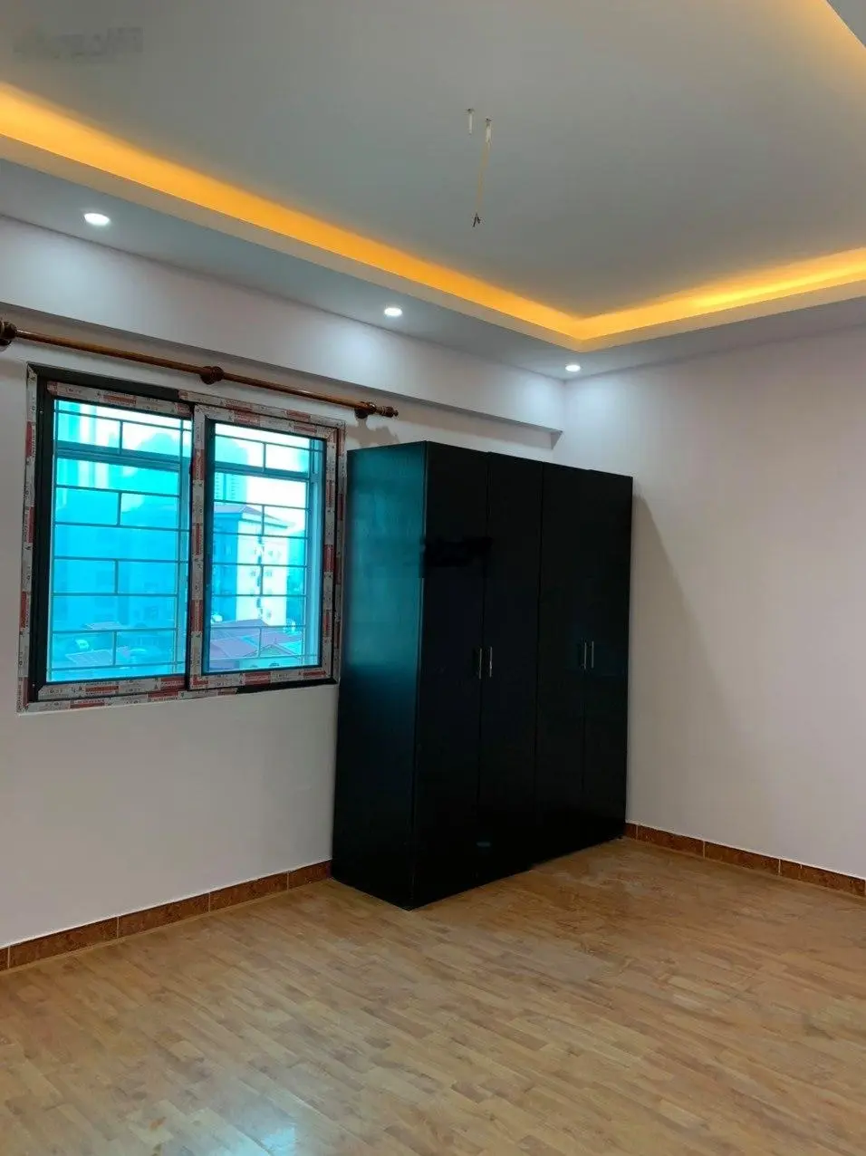 Chính chủ bán nhanh căn hộ 3 ngủ 2 WC, nhà đẹp ở được luôn tại khu đô thị Linh Đàm