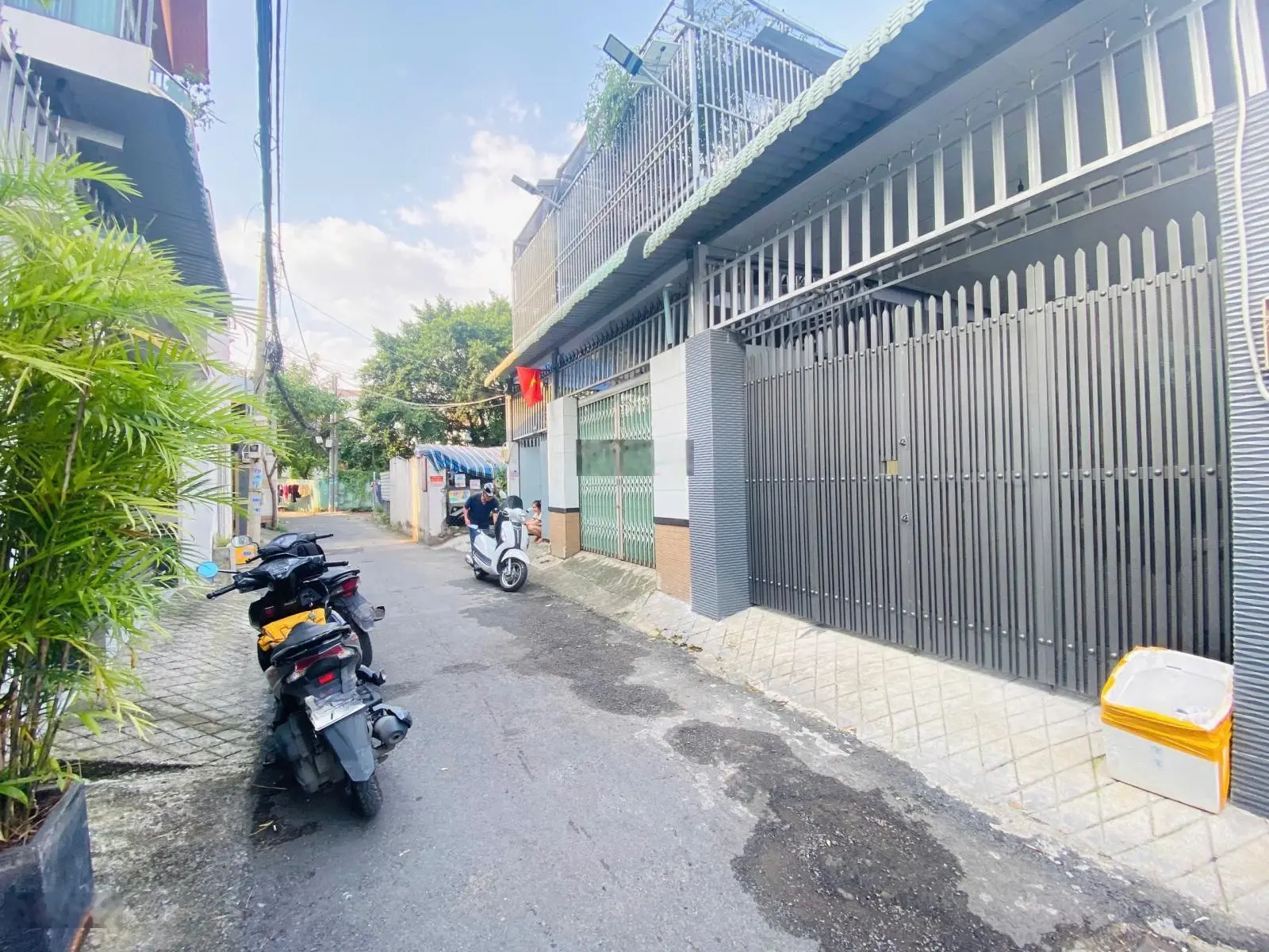 Bán nhà Hoàng Diệu 2 - Thủ Đức - 100M2 - Nhà 2 Tầng - Ô tô đậu trong nhà