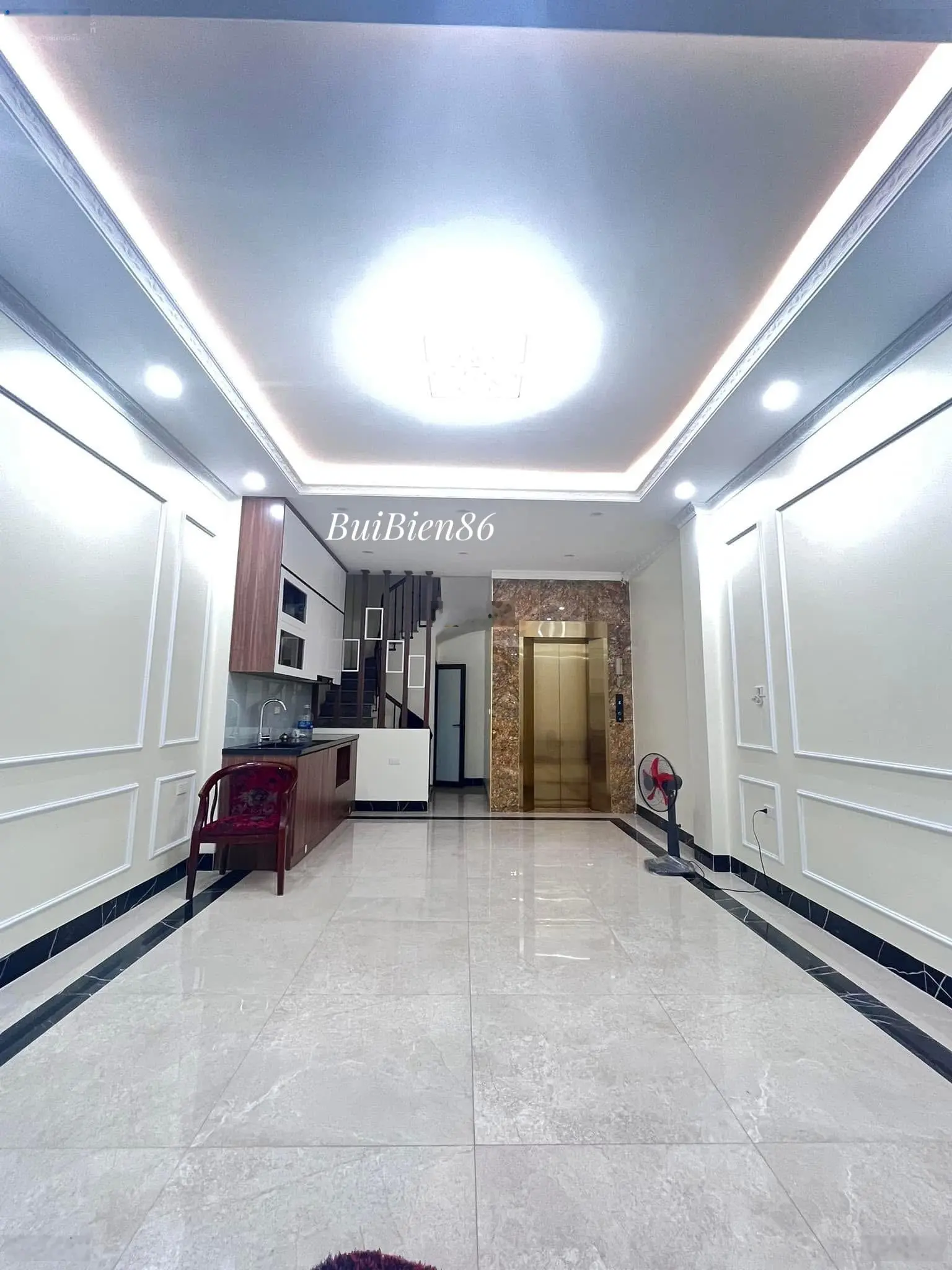 Bán nhà đẹp đón tết - lô góc - thang máy, ngõ thông Cầu Giấy: 45m2, 6T, 4.5m MT=10.9 tỷ