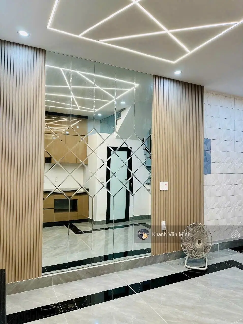 Bán nhà ngõ nông tại Chợ Hàng. 45m2 xây 4 tầng