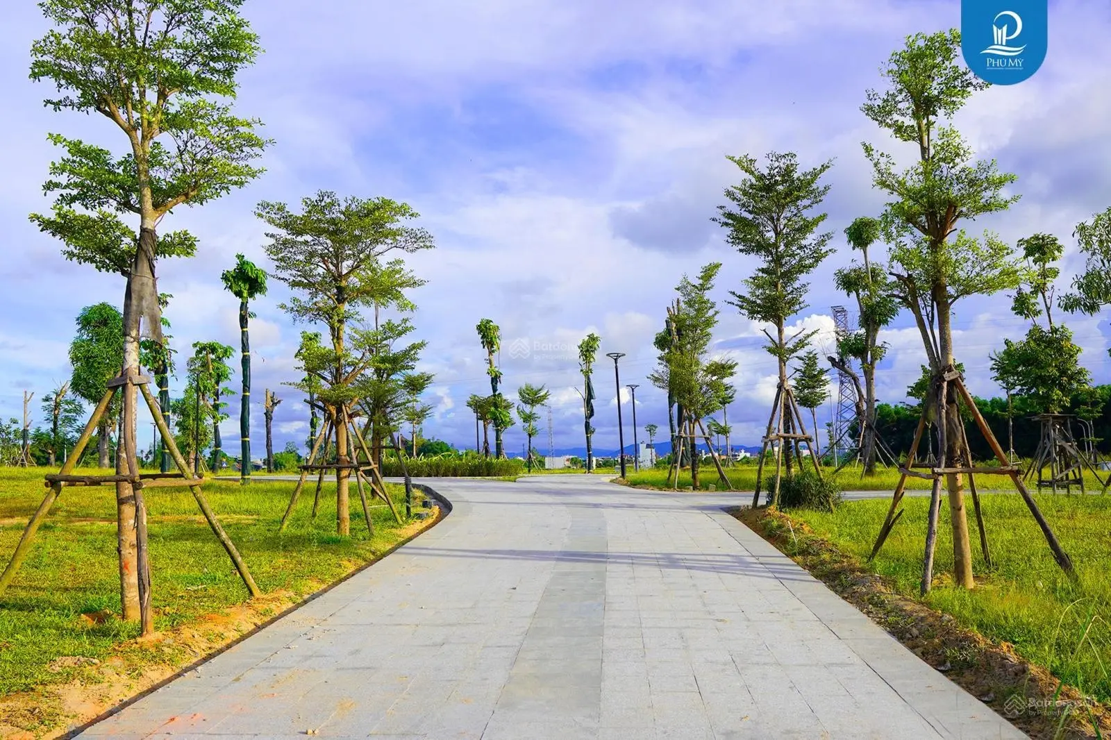 Chính chủ bán nhanh lô đầu cổng KĐT Phú Mỹ, đường 17,5m vị trí đẹp, cách công viên vài bước chân