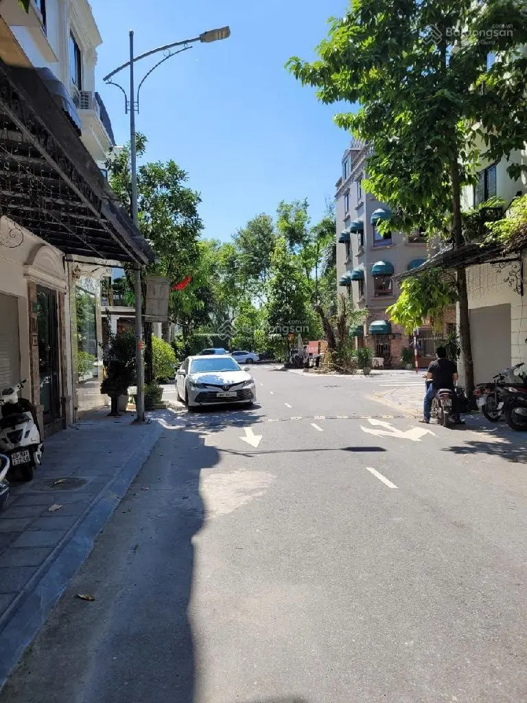 Nhà đẹp laccatas văn phú hà đông 73m x 5tầng