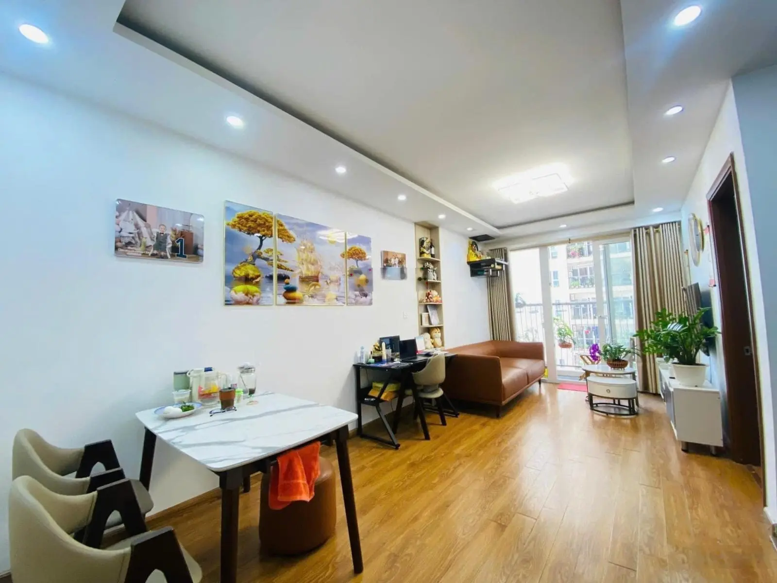 Chính chủ bán gấp căn 2PN, 2VS toà Gemek2 sẵn sổ 66m2 mặt đường Lê Trọng Tấn giá nhỉnh 3 tỷ