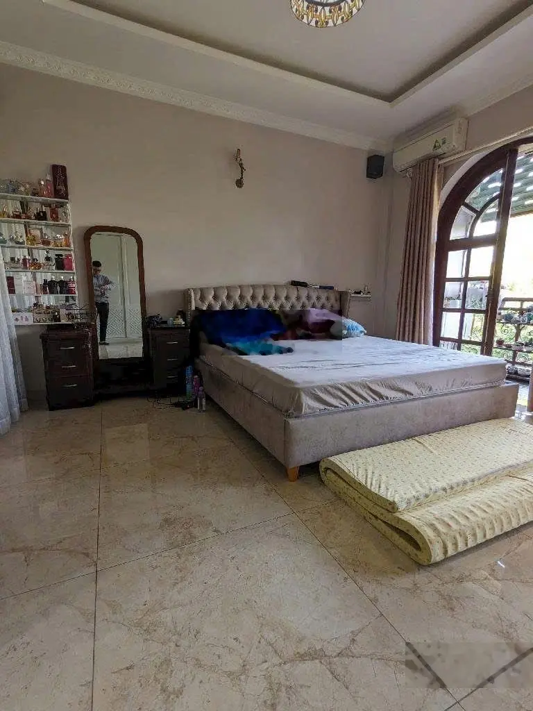 Bán nhà 4 tầng 190 m, 5 pn, 6 wc, phường tân phong, quận 7 , chỉ với 17.300 tỉ thương lượng