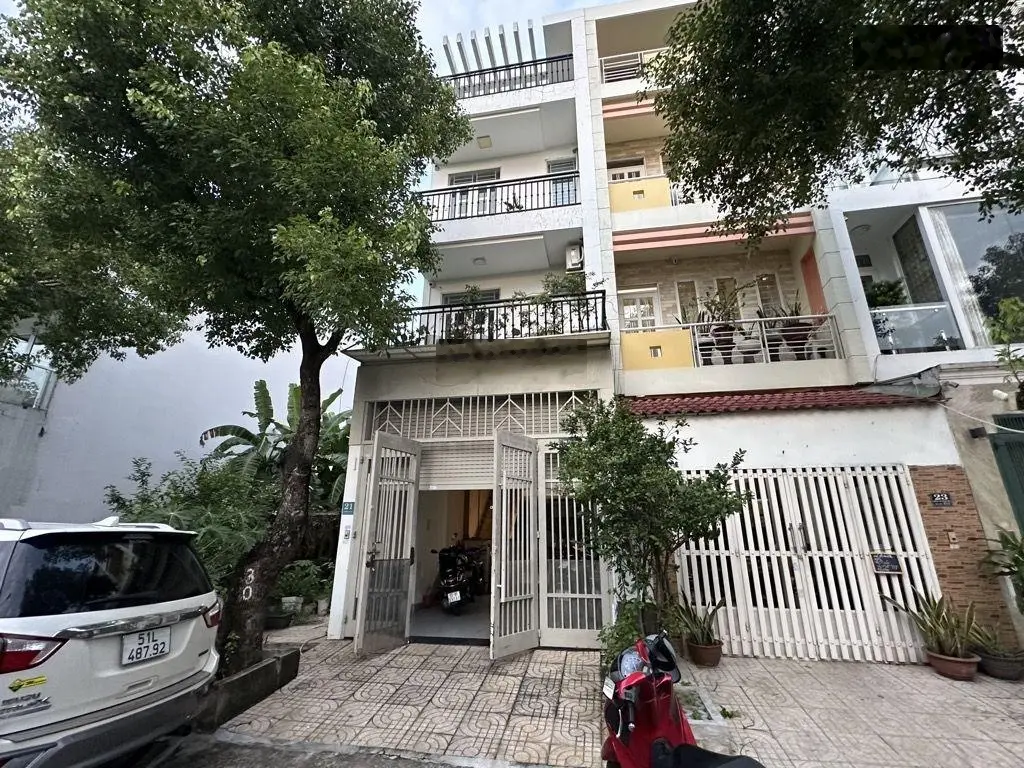 Nhà 3 tầng + sân thượng, mặt tiền đường Số 21, Tân Phong Quận 7, giá chỉ 13 tỷ