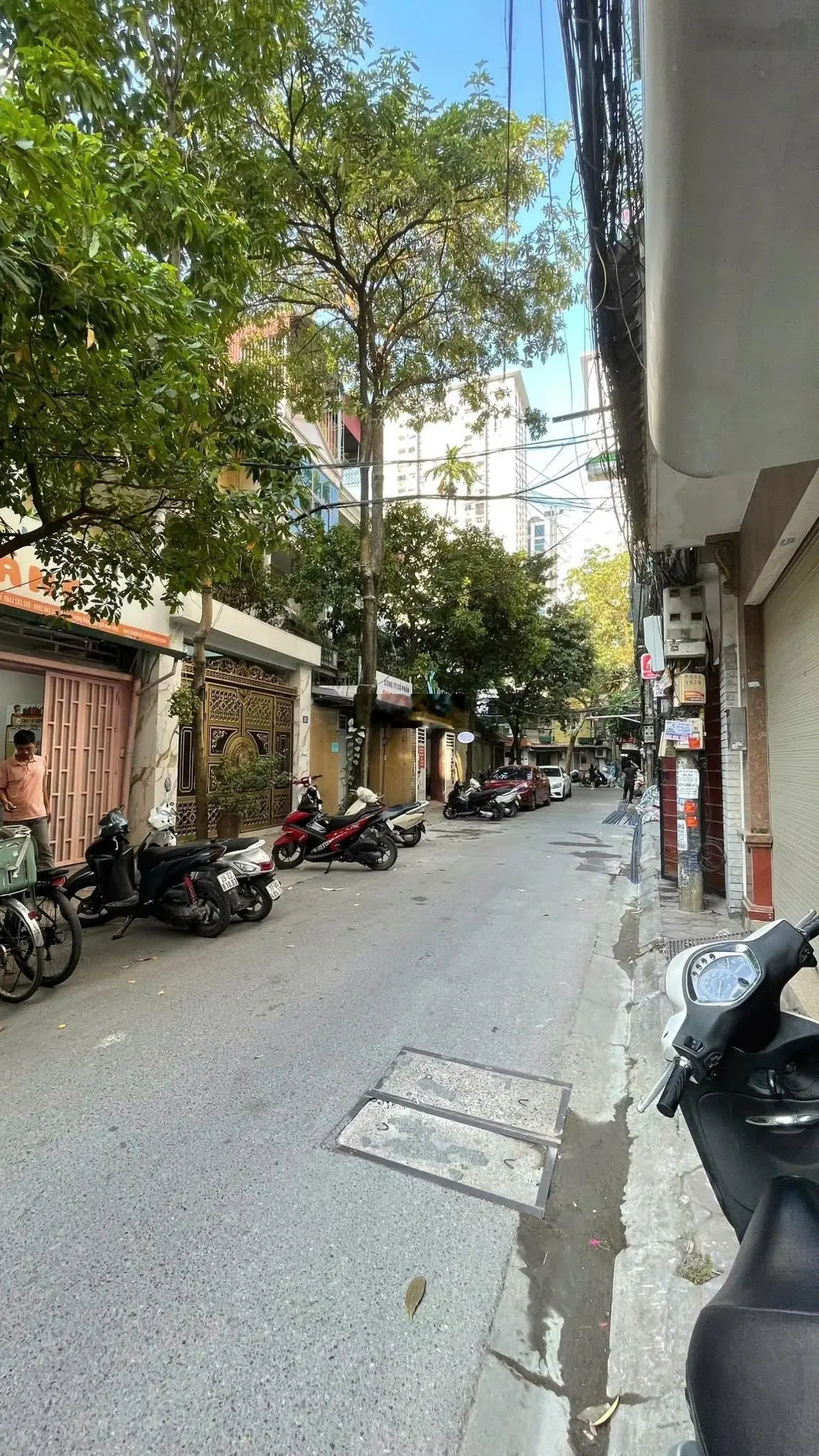 Cần bán đất tặng nhà 2 tầng còn tốt, 180m2, ô tô tránh đỗ, lô góc, mặt tiền 8m, 31.5 tỷ Thái Thịnh