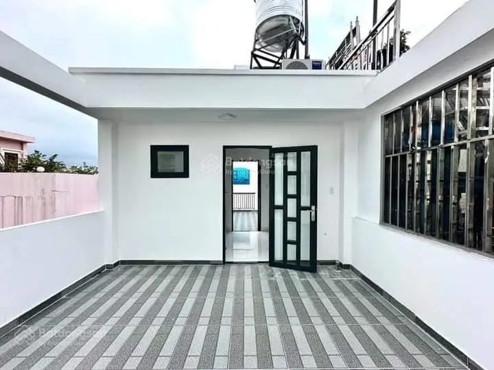 Chính chủ bán nhà xây mới đúc BTCT 2 lầu, sân thượng, 3PN, ngay cuối đường Tân Kỳ - Tân Quý