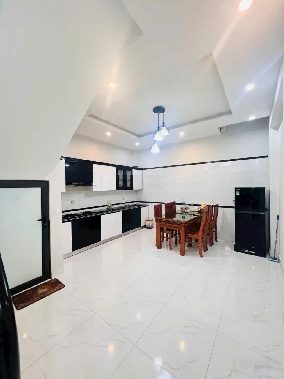 Nhà đẹp 3 tầng full nội thất ngay cạnh bệnh An Dương cách cầu rế 200m