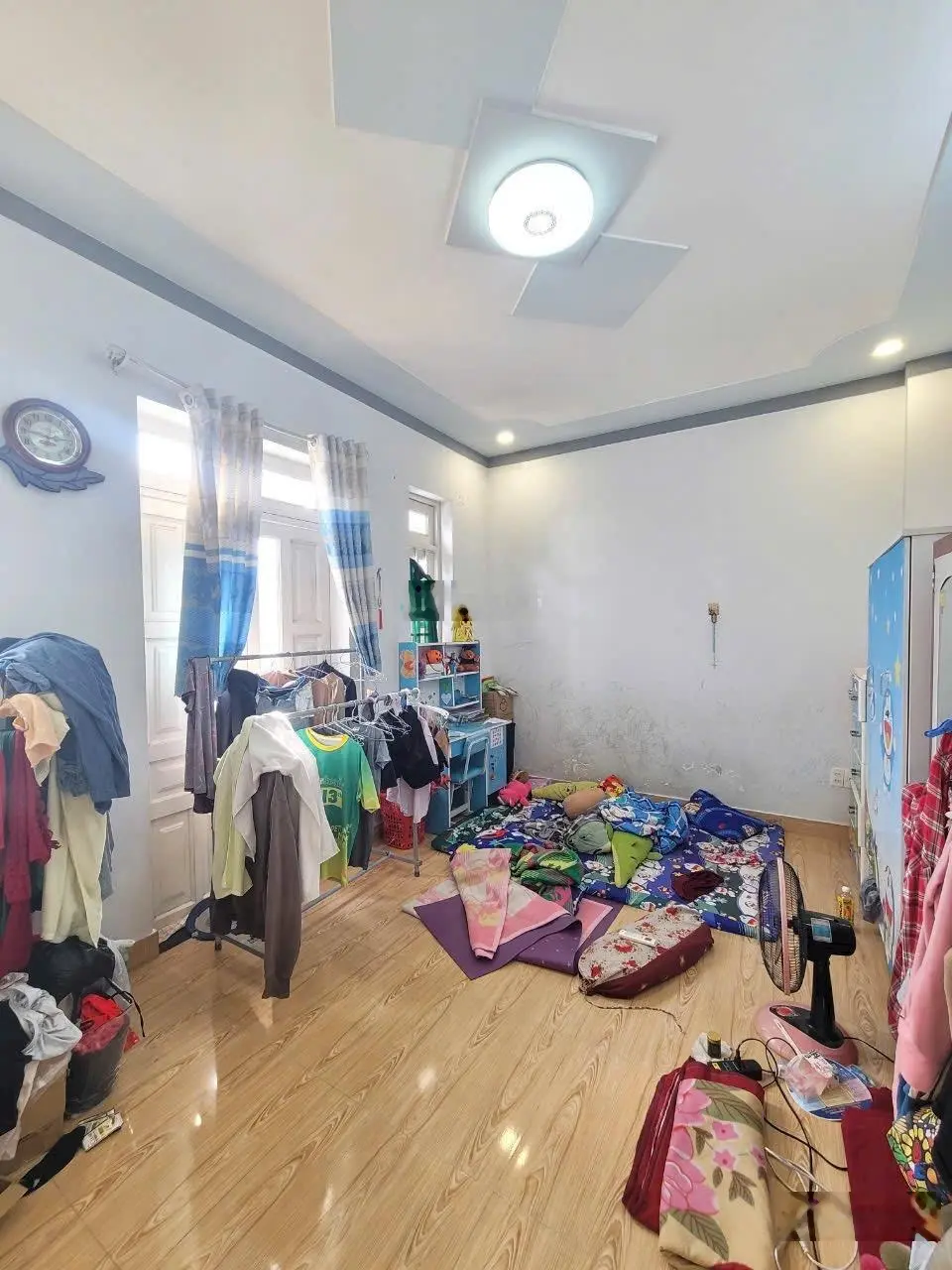 Nhà trệt lầu. 3 phòng ngủ. Gần làng ĐHQG TP. HCM. DT: 75m2. Đường 6m. Giá: 3.95 tỷ TL