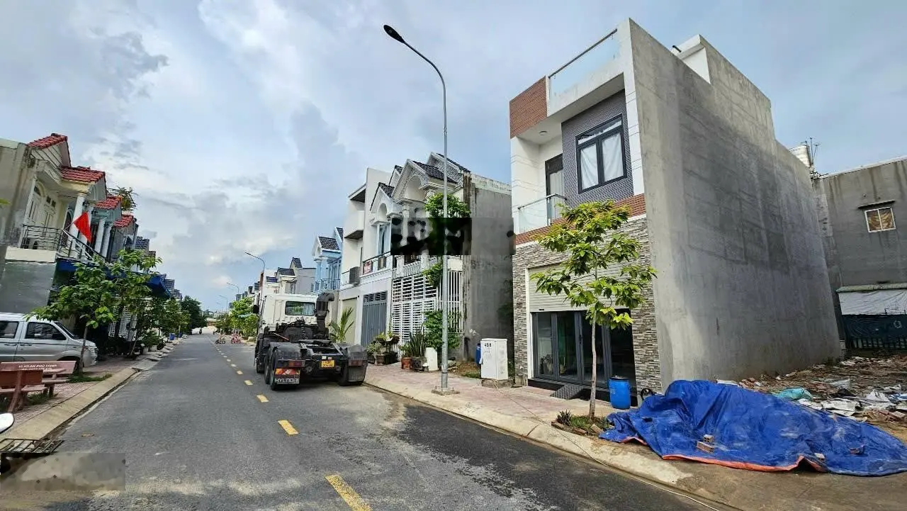 1,9 tỷ, bán đất cách chợ Phú Phong 200m