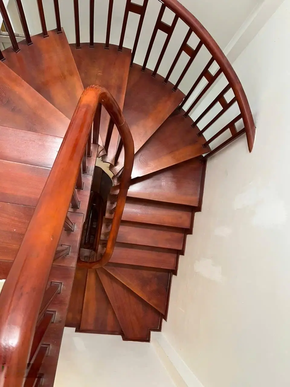 Bán nhà dân xây 30m2, sổ đỏ , lô góc . đường ái mộ , Bồ Đề, Long Biên, Hà Nội, giá 6,7 tỷ