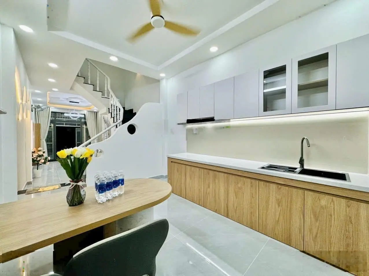 Bán gấp nhà Đ. 6m Đ. Phan Xích Long, P7, Phú Nhuận, 82,6m2 đang cho thuê 29triệu/tháng
