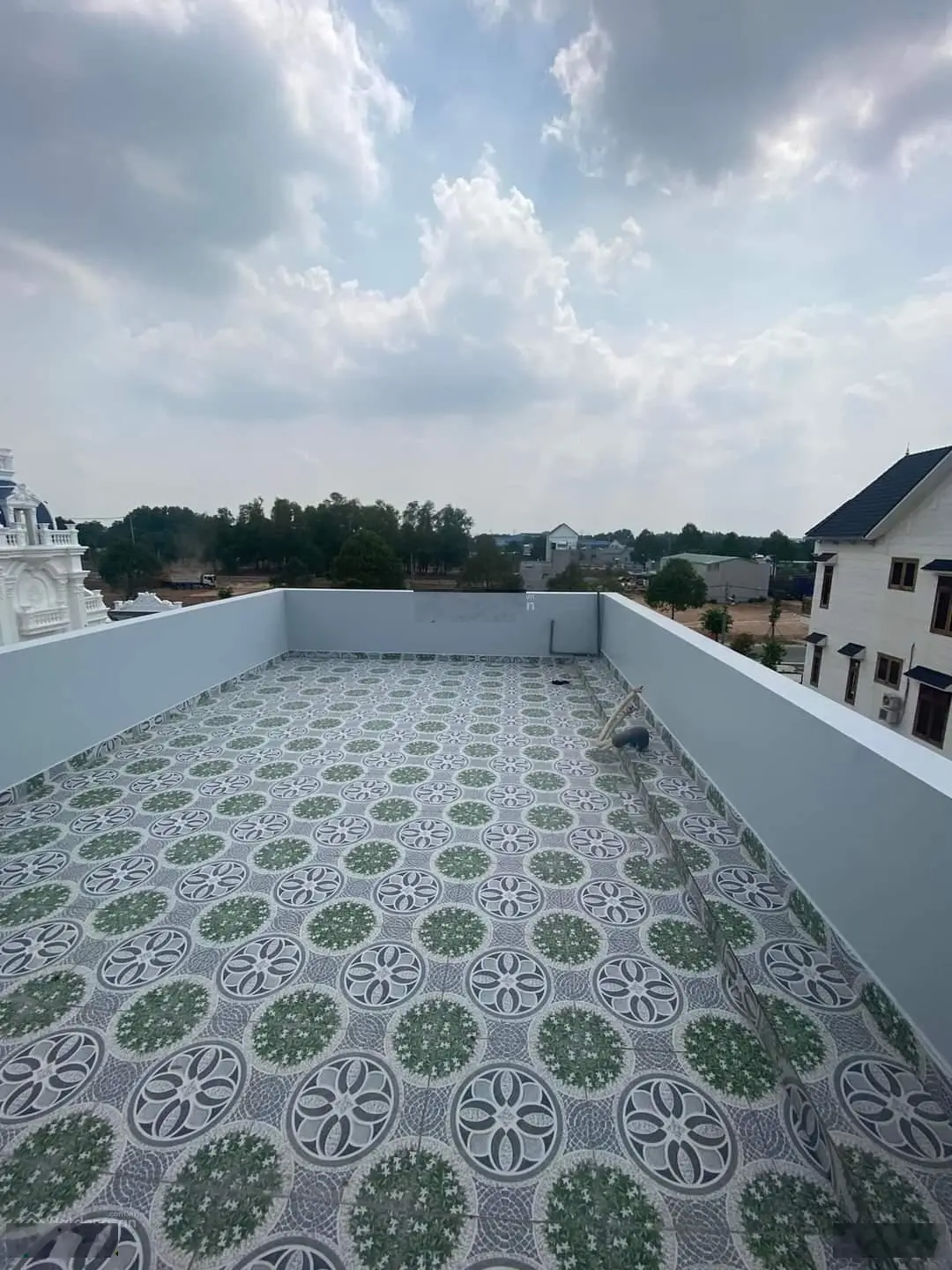 Bán nhà mặt phố tại đường 91, 150m2, đẹp, nhiều tiện ích tại P Phú Tân TP TDM Bình Dương