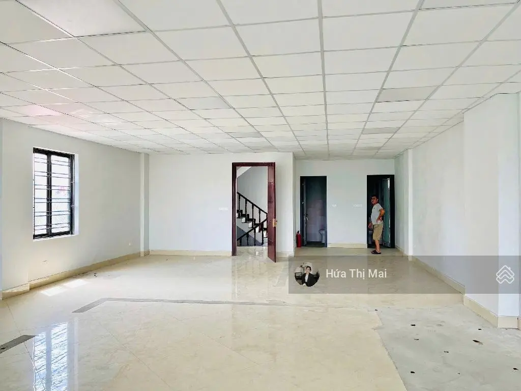 Bán gấp toà văn phòng 9 tầng mặt hồ Ba Mẫu, 155m có hầm, mt 8.5m, doanh thu 250tr/tháng