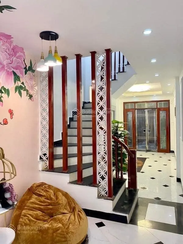 Siêu sốc! Nhà Phạm Văn Đồng, lô góc, dân xây, gần ô tô, tặng full nội thất xịn, diện tích 45m2*6T