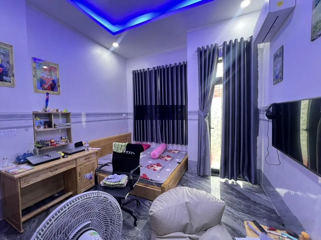 Nhà đẹp tặng full nội thất cao cấp - đường xe tải tránh nhau - hoàn công _ tăng nhơn phú a