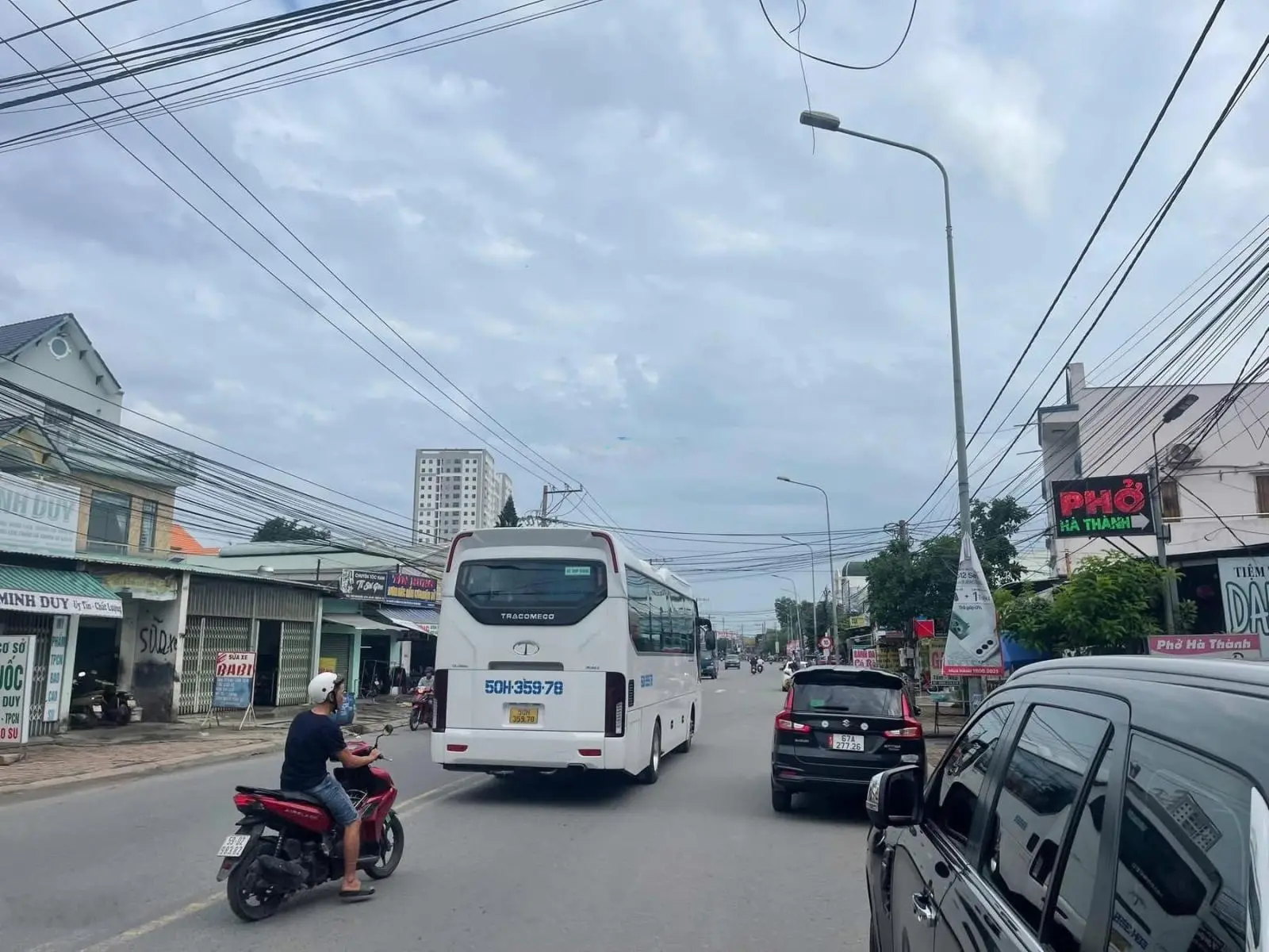 Gia đình tôi cần bán gấp nhà giá rẻ mặt tiền đường Lý Thường Kiệt, TP Dĩ An
