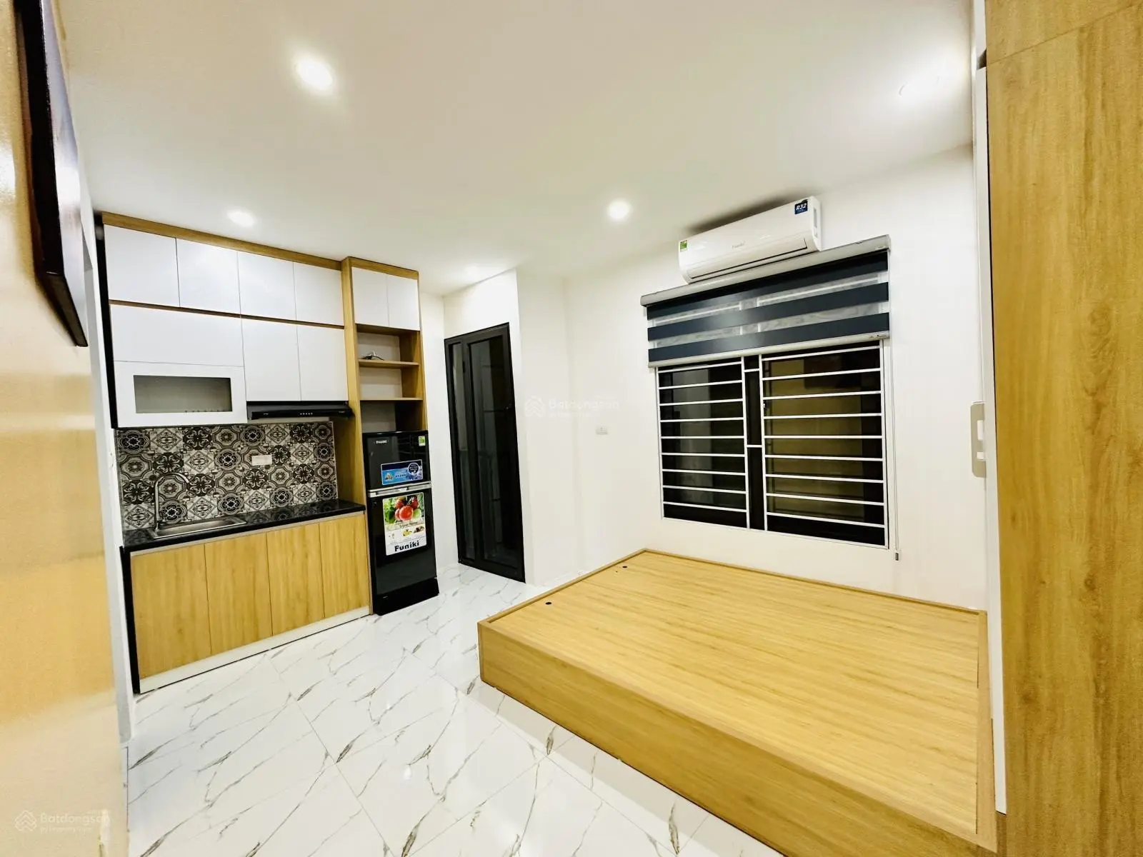 cách mặt phố minh khai 50m 64m 7tầng, MT 5,5m, 16p dòng tiền 90tr/th+thang máy, ngõ thông, PCCC đạt