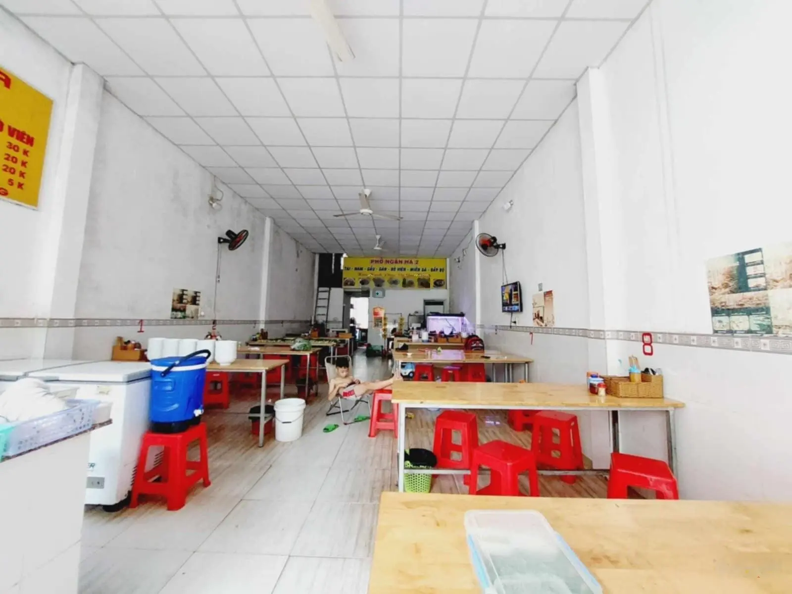nhà mặt phố trần hưng đạo Dĩ An Bình Dương_ 120m2_ ngang 5 m chỉ 8 tỷ đường rộng 20m