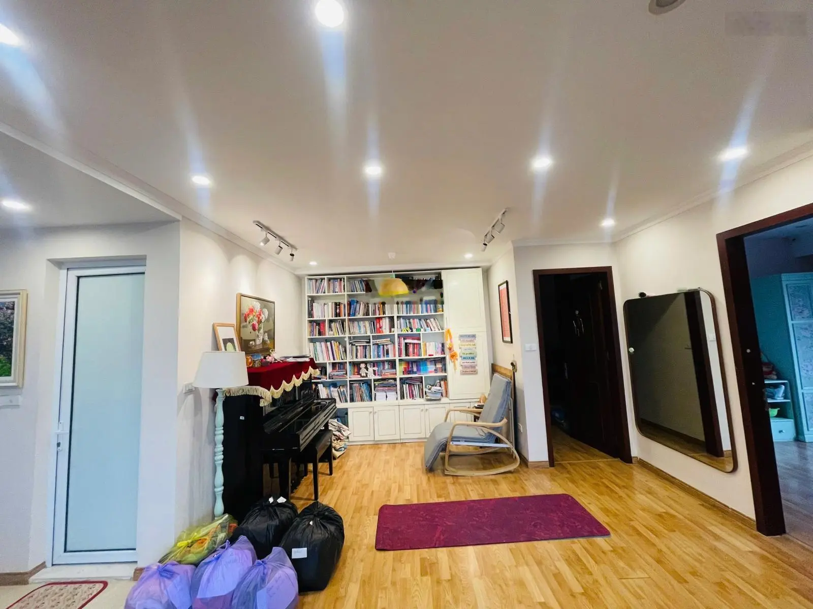 Mình cần bán căn 2 ngủ 80m2 toà The Park Home - Cầu Giấy, full đô bàn giao, sổ đỏ