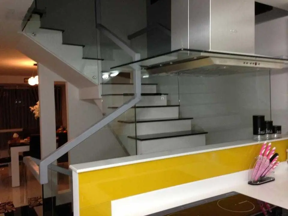 Hẻm xe hơi quay đầu, 5 tầng sát mặt tiền Huỳnh Văn Bánh, DTSD 200m2, 11.8 tỷ