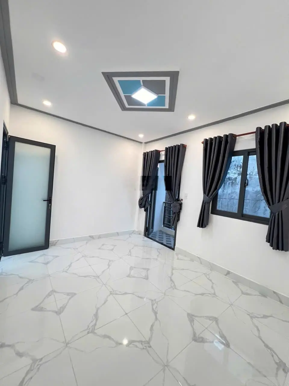 Nhà đẹp Lạc Long Quân, Phường 3, Quận 11, giá chỉ 3 tỷ 990 triệu (thương lượng nhẹ)